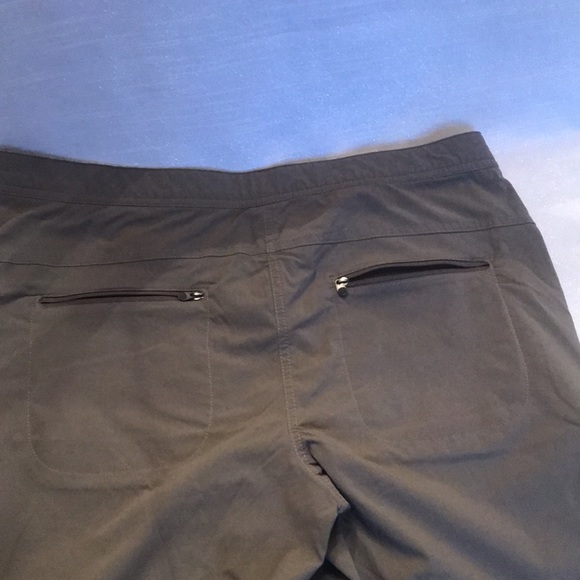 LL Bean Woman Rayon Stretch Lightweight Hiking Shorts Size 14 Taupe Inseam 9" - Picture 5 of 9